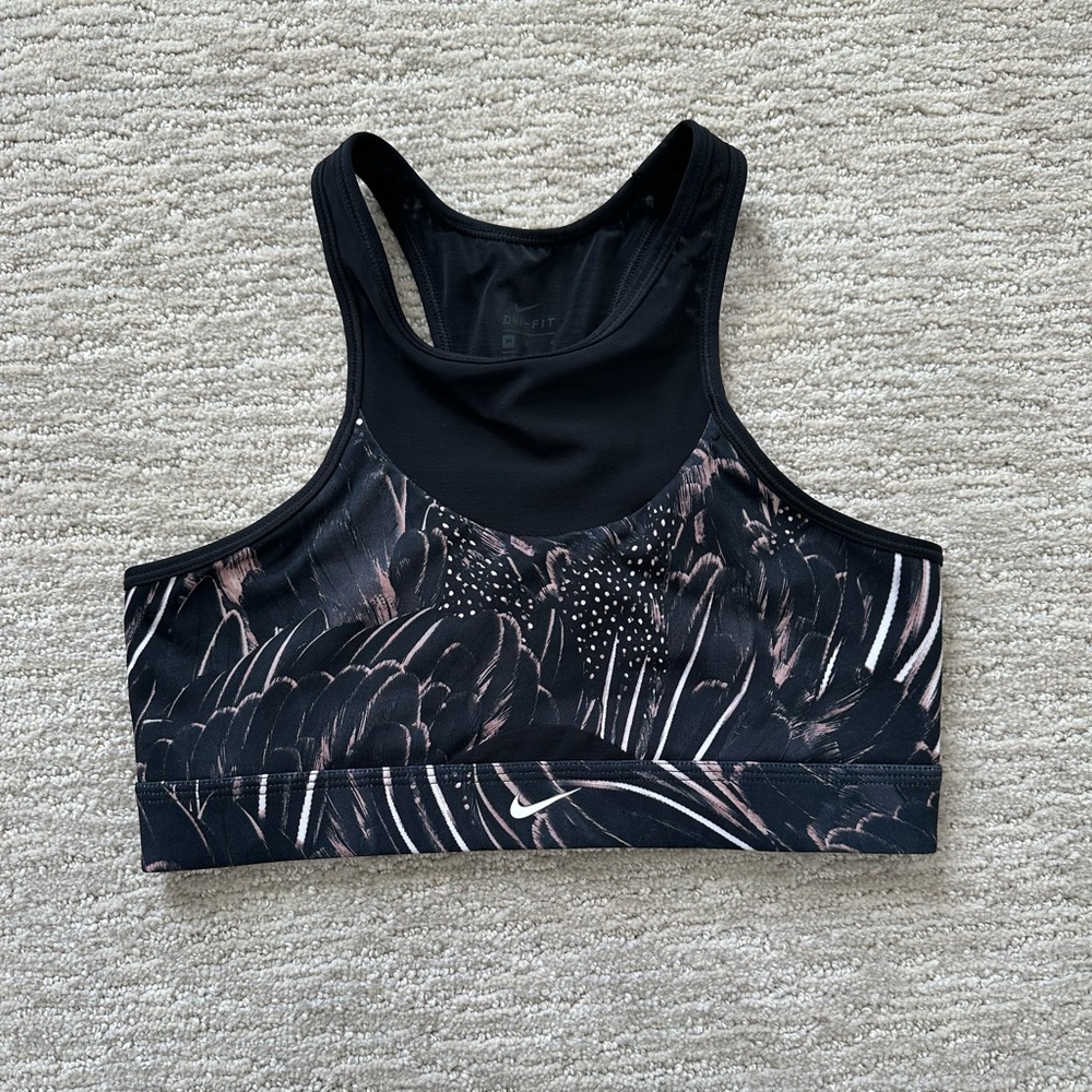 Women’s Medium Nike Sports Bra